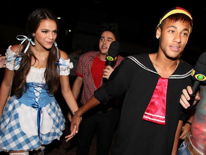 Eccola con Neymar, durante l'ultimo Carnevale di Rio